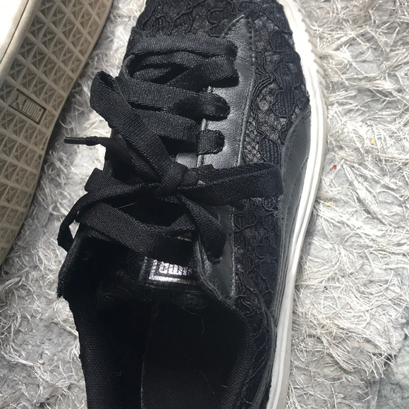 Puma Women’s Basket Classic Floral Lace platform - Picture 2 of 3